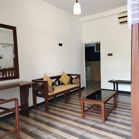 Queen'S Place Unawatuna Buitenkant foto